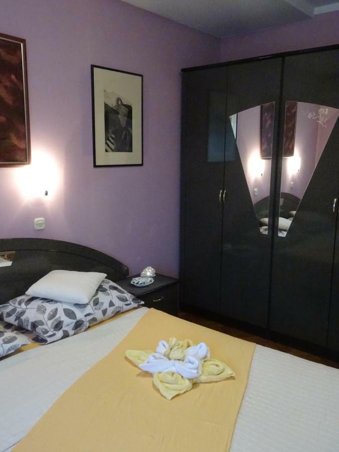 Apartman Iris S Terasom Rijeka Exteriör bild