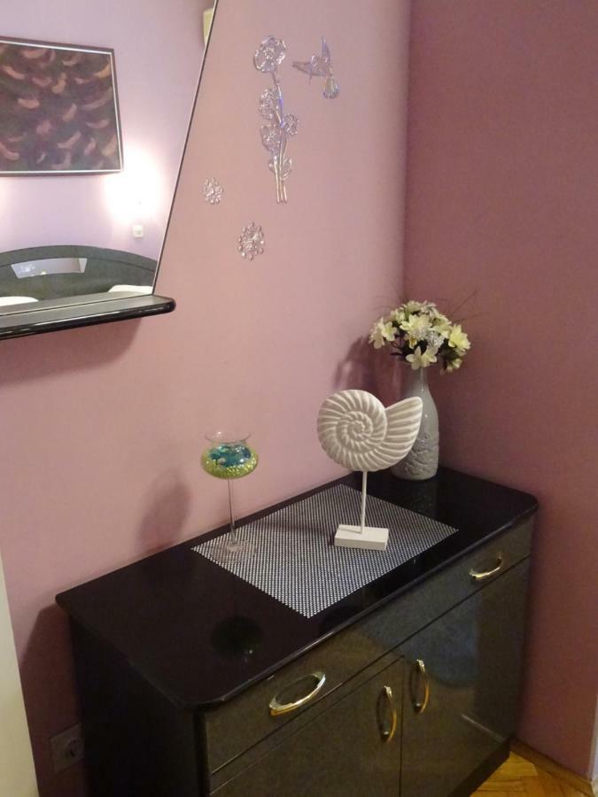 Apartman Iris S Terasom Rijeka Exteriör bild