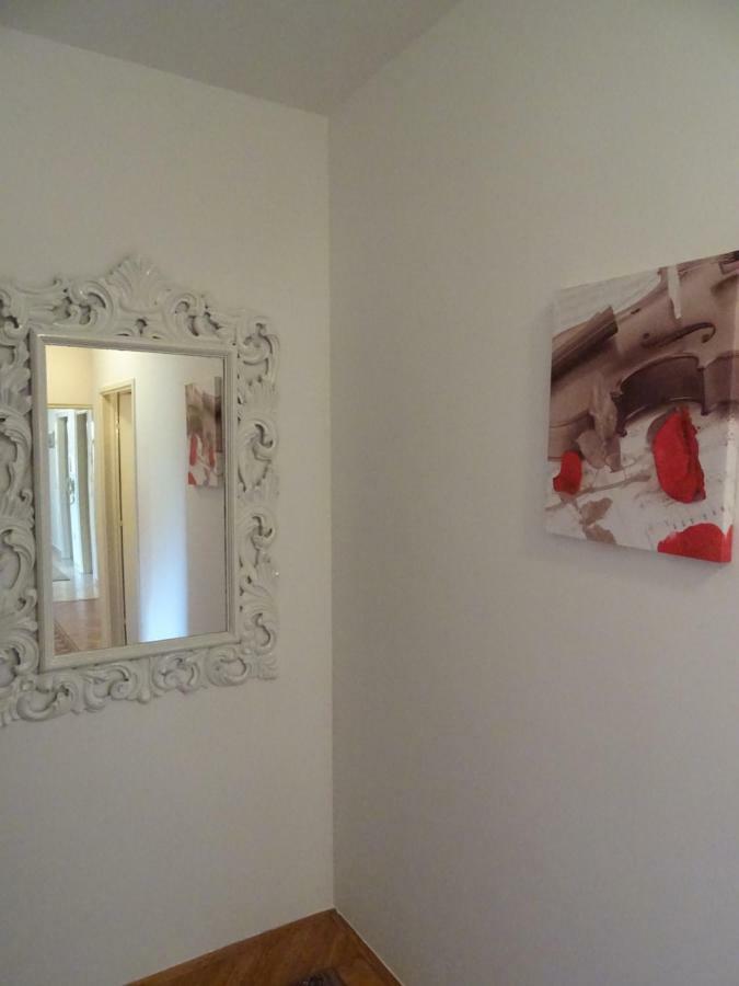 Apartman Iris S Terasom Rijeka Exteriör bild