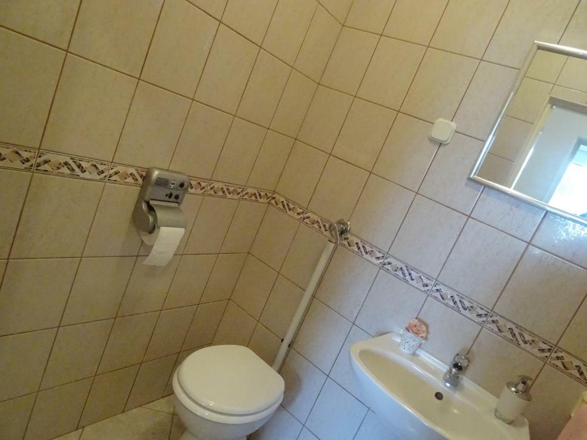 Apartman Iris S Terasom Rijeka Exteriör bild
