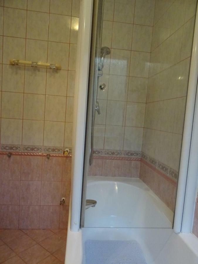 Apartman Iris S Terasom Rijeka Exteriör bild
